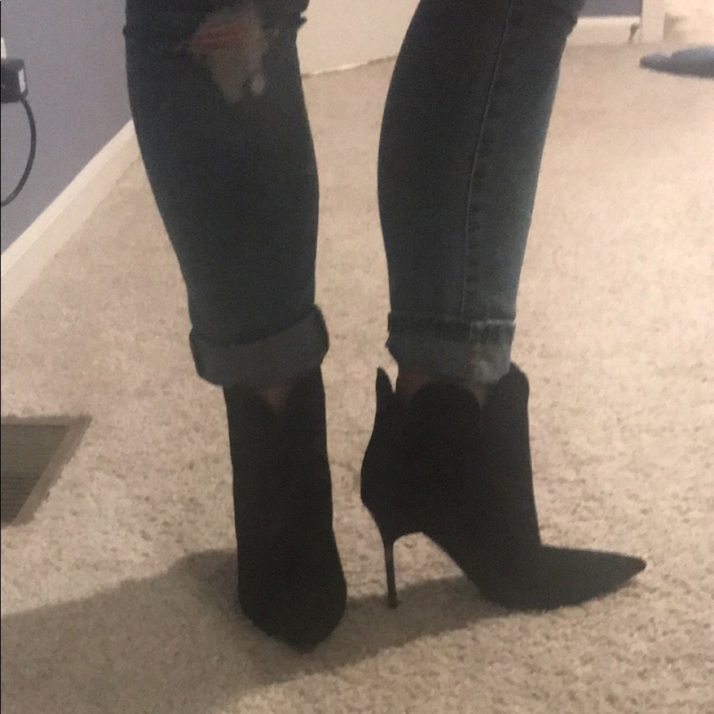 NWT Burberry Suede Heels - Picture 7 of 8